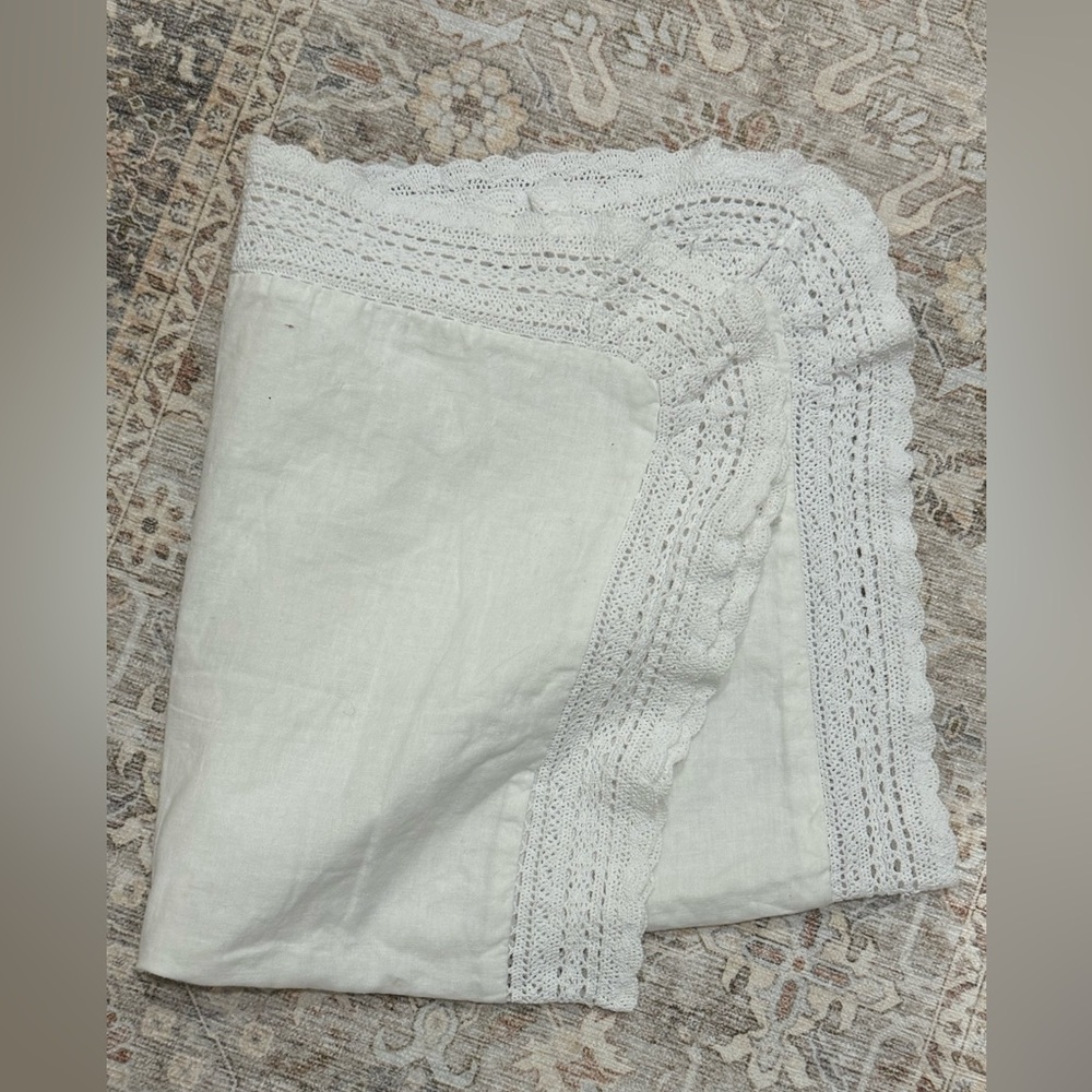 Simply Shabby Chic  Crochet Trim Linen Blend / Full / Queen 1/ Sham